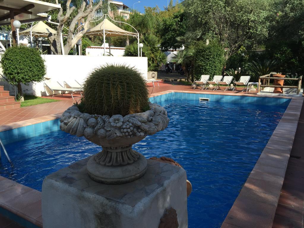 Hotel Villa Al Parco Форио Экстерьер фото
